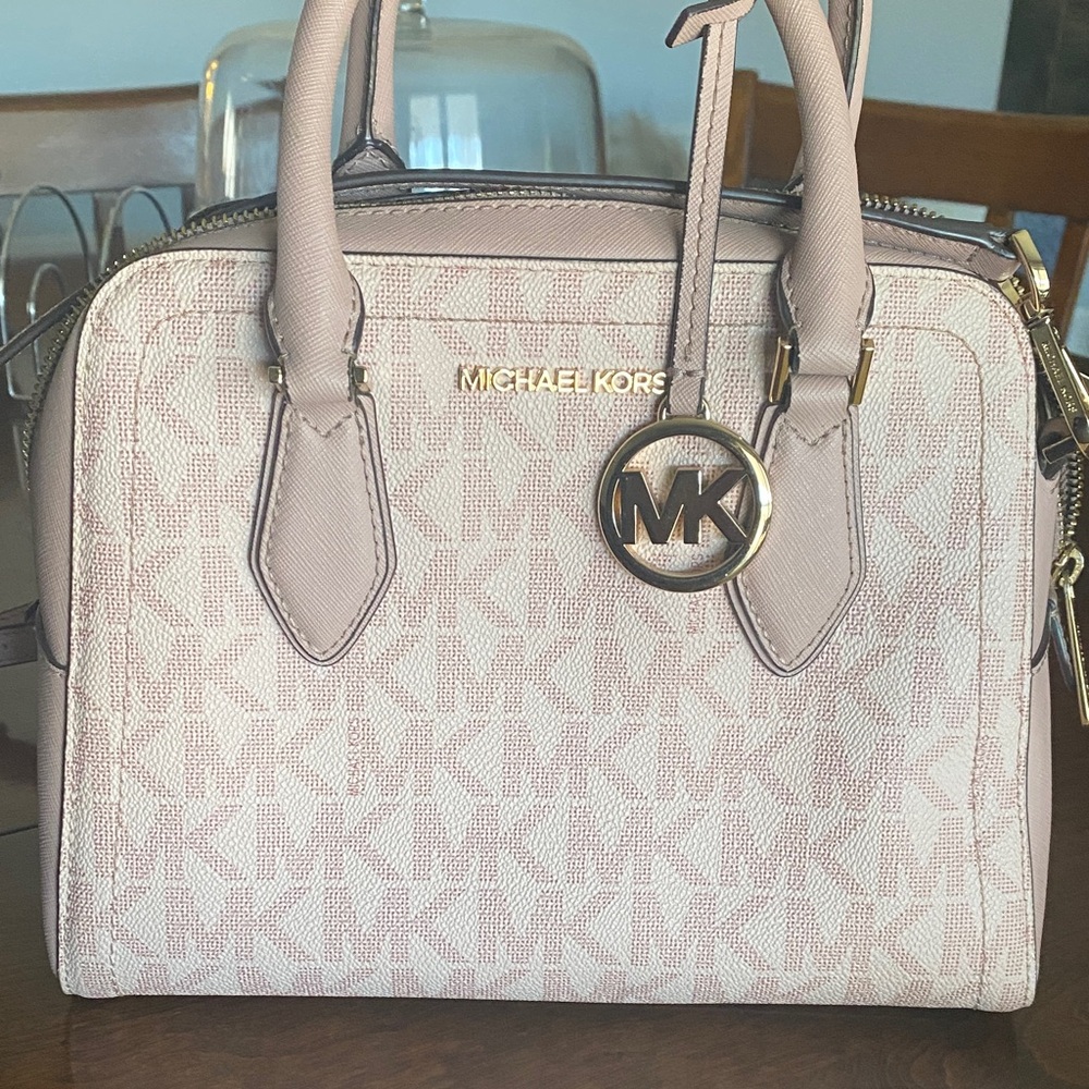 Michael Kors Blush Satchel - Picture 1 of 10